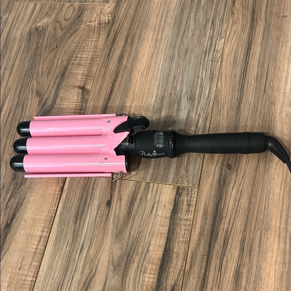 Pink Triple Barrel Hair Waver